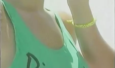 Красиви bezplatni sex kameri арменски жени в бели бикини чукат мъжа си.