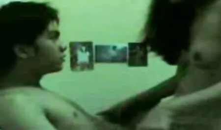 Половината от трите, които техният web kameri porno Господ очисти