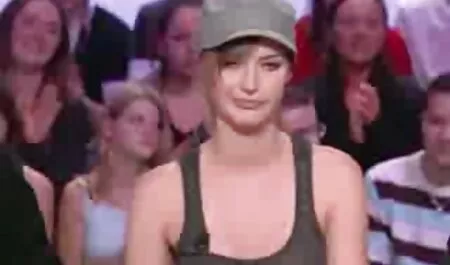 Slutty Ученичка секс уеб камери скоро пикае