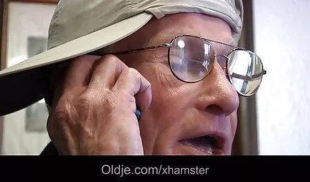Тънки болни гърди добър sex kameri onlain секс с момче