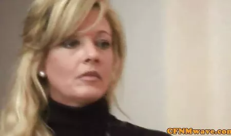 Офис, за да отидете в офиса си и да го критикувате на масата. porno ueb kameri